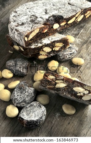fig with malnuts and almonds paste nougat