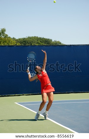 Woman tennis - serving