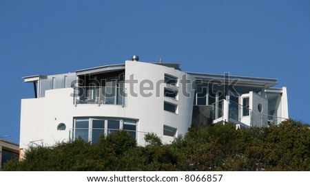 Modern White House with a Curved Design