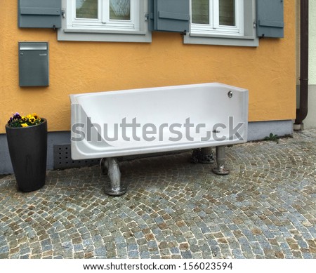 unusual bench bade of a bath tub seen in Schwaebisch Hall