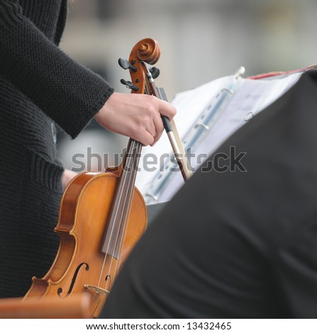Violin player during a break