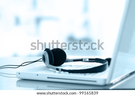 Headphone and keyboard