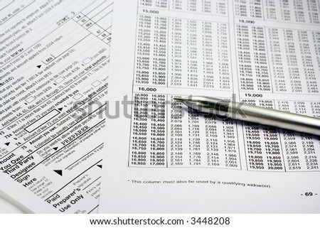 1040 US Federal Tax Form with Tax Table