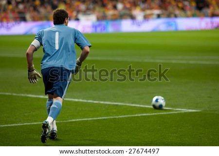 MADRID - MAR 28: Spain\'s Iker Casillas prepares a goal kick during the first half of their 1-0 victory over Turkey in their World Cup Qualifier March 28, 2009 in Madrid, Spain.