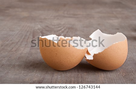 egg shells on wooden ground/easter/eggs