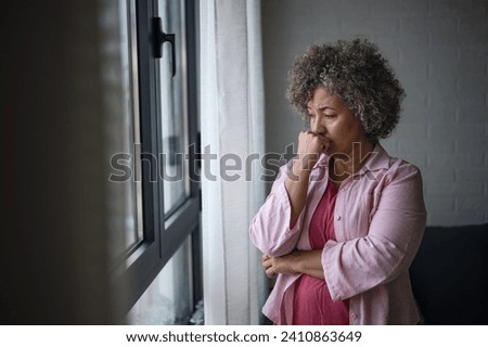 Foto Bild Frau am Fenster