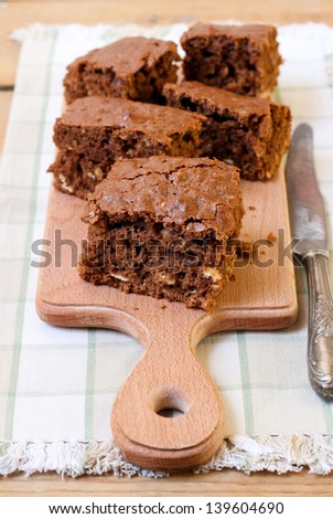 Low fat oat and chocolate cake