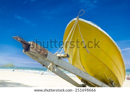 The boat ashore to clean and safe care
