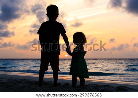 Little Boy And Girl Holding Hands At Sunset Beach Stock Images Page Everypixel