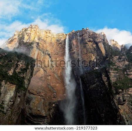 Angel Falls is worldÃ?Â??Ã?Â?Ã?Â´s highest waterfalls (978 m) in the early morning - Venezuela, Latin America