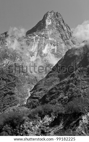 The mountains on the way to Annapurna (black and white) - Nepal, Himalayas