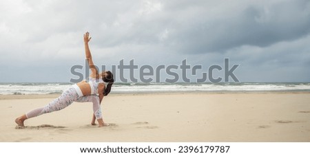 Similar – Foto Bild Schlanke Frau macht Yoga in Berg-Pose mit erhobenem Arm