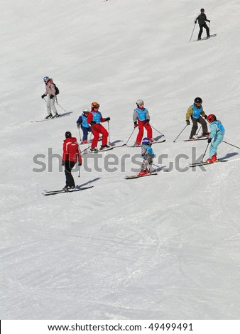 PORTES DU SOLEIL, SWITZERLAND - FEB 28 :  French children learn to ski near Les Crosets  on Feb 28, 2010 in Portes du Soleil, Switzerland