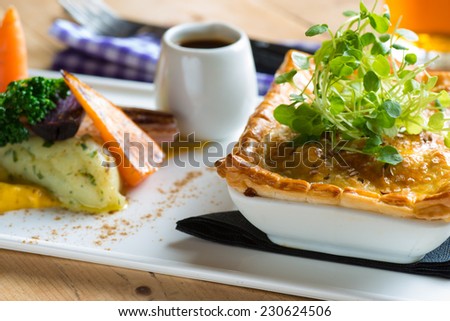 Pie with pastry crust and vegetables