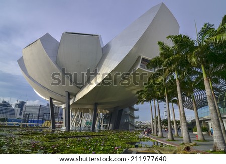 SINGAPORE - MAY 12: Art Science Museum on May 12, 2014 in Singapore. Attractions at Marina Bay Sands. Museum area 6,000 square meters.