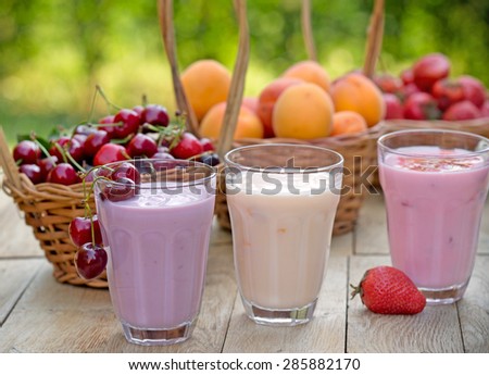 Fruit yogurt (yogurts)