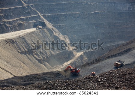 Close-up  golden  Mine Open Pit Excavation