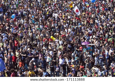 ROME - MAY 1, 2013: Crowd at free \