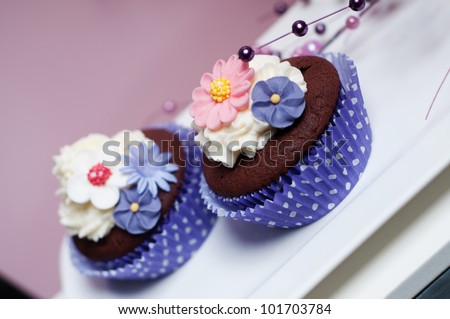 Pink and purple wedding cupcakes
