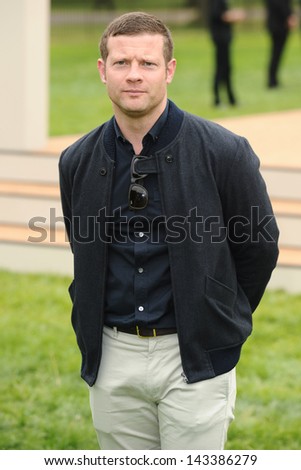 Dermot O\'Leary arriving for the Burberry Prorsum Menswear show as part of London Collection Men SS14, Perks Field, Kensington, London. 18/06/2013