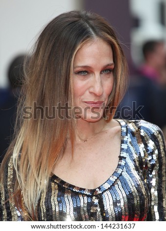 Sarah Jessica Parker arriving for the Charlie And The Chocolate Factory Press Night, at Theatre Royal, London. 25/06/2013