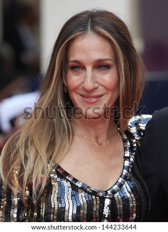Sarah Jessica Parker arriving for the Charlie And The Chocolate Factory Press Night, at Theatre Royal, London. 25/06/2013