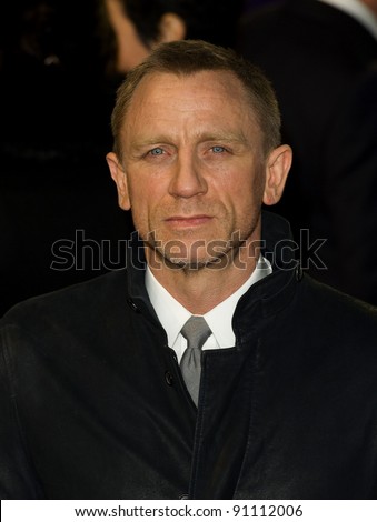 Daniel Craig arriving for the premiere of \