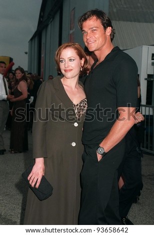 07jun97: Gillian Anderson & Boyfriend Rod Rowland At The Mtv Movie ...