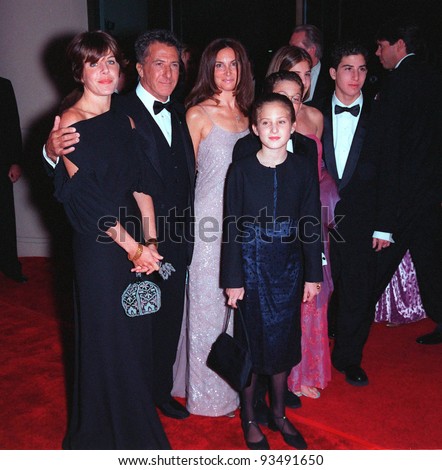 18feb99: Actor Dustin Hoffman & Family At The American Film Institute ...