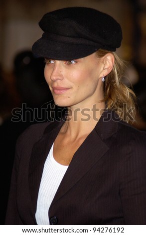 Actress MOLLY SIMS at the Los Angeles premiere of Catch Me If You Can. 16DEC2002.    Paul Smith/Featureflash