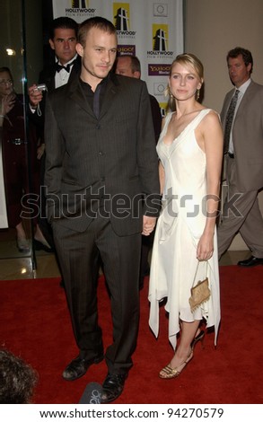 Actor HEATH LEDGER & actress girlfriend NAOMI WATTS at the Hollywood Film Festival's Hollywood Movie Awards and Gala Ceremony, in Beverly Hills. 07OCT2002.  Paul Smith / Featureflash