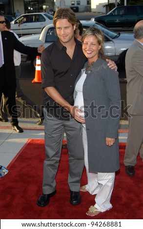 Actor BRAD ROWE & wife LISA at the Los Angeles premiere of his new movie Full Frontal. 23JUL2002  Paul Smith / Featureflash