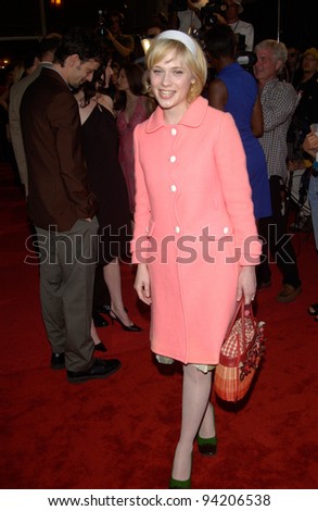 Actress ZOOEY DESCHANEL at the premiere of her new movie The Good Girl, the closing night movie of the 2002 IFP/West-Los Angeles Film Festival. 29JUN2002.   Paul Smith / Featureflash