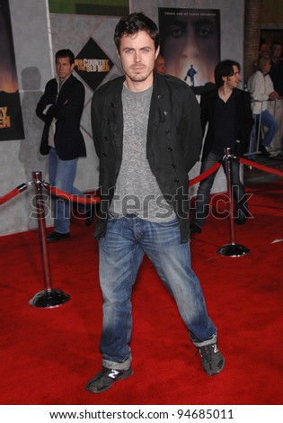 Casey Affleck at the Los Angeles premiere of \