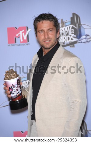 Gerard Butler at the 2007 MTV Movie Awards at the Universal Amphitheatre. June 4, 2007 Los Angeles, CA Picture: Paul Smith / Featureflash