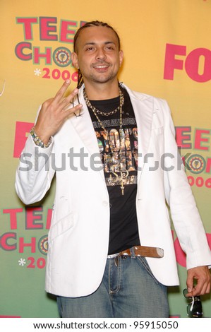 Jamaican musician SEAN PAUL at the 2006 Teen Choice Awards at Universal City, Hollywood 20AUG2006  Los Angeles, CA  2006 Paul Smith / Featureflash