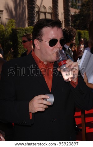 Actor RICKY GERVAIS at the 2006 Primetime Emmy Awards at the Shrine Auditorium, Los Angeles. 8 27, 2006 Los Angeles, CA  2006 Paul Smith / Featureflash