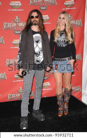 ROB ZOMBIE & wife SHERI MOON ZOMBIE at the Spike TV Scream Awards 2006 at the Pantages Theatre, Hollywood. October 7, 2006  Los Angeles, CA Picture: Paul Smith / Featureflash