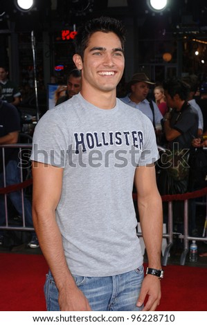 Actor TYLER HOECHLIN at the Los Angeles premiere of Just Like Heaven at the Grauman\'s Chinese Theatre, Hollywood. September 8, 2005  Los Angeles, CA  2005 Paul Smith / Featureflash
