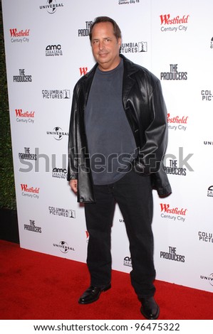 Actor JON LOVITZ at the world premiere, in Los Angeles, of his new movie The Producers. December 12, 2005 Los Angeles, CA.  2005 Paul Smith / Featureflash