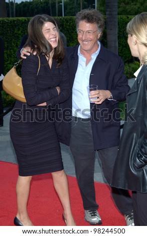 Actor DUSTIN HOFFMAN & daughter JENNA at the world premiere of Changing Lanes. 07APR2002.  Paul Smith / Featureflash