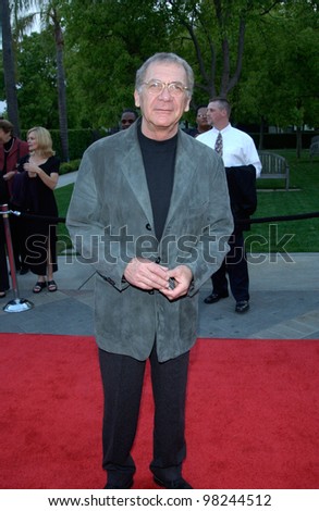 Actor SYDNEY POLLACK at the world premiere of his new movie Changing Lanes. 07APR2002.  Paul Smith / Featureflash