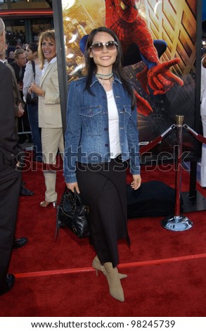 Actress LUCY LIU at the Los Angeles premiere of Spider-Man. 29APR2002.   Paul Smith / Featureflash