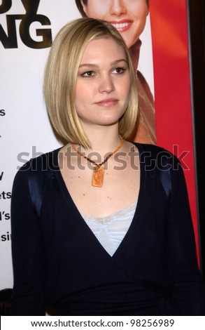 Actress JULIA STILES at the world premiere, in Los Angeles, of her new movie A Guy Thing. 14JAN2003   Paul Smith / Featureflash