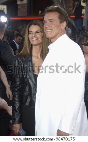 Actor ARNOLD SCHWARZENEGGER & wife TV presenter MARIA SHRIVER at the world premiere of his new movie Terminator 3: Rise of the Machines, in Los Angeles. June 30, 2003  Paul Smith / Featureflash