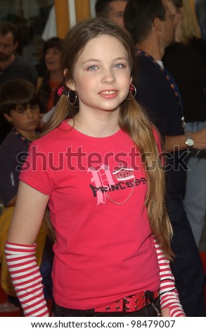 Actress DAVEIGH CHASE at the world premiere, in Hollywood, of Dr. Suess\' The Cat in the Hat. November 8, 2003  Paul Smith / Featureflash