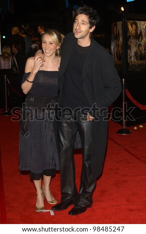 ADRIEN BRODY & girlfriend at the USA premiere of The Lord of the Rings: The Return of the King, in Los Angeles. December 3, 2003  Paul Smith / Featureflash