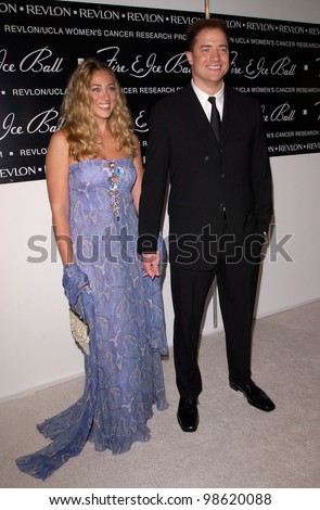 Actor BRENDAN FRASER & wife at the 10th Annual Fire & Ice Ball in Beverly Hills. The event raised money for the Revlon/UCLA Women\'s Cancer Research Fund. 11DEC2000.   Paul Smith / Featureflash