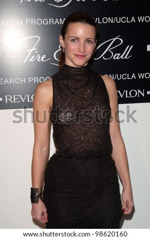 Actress KRISTIN DAVIS at the 10th Annual Fire & Ice Ball in Beverly Hills. The event raised money for the Revlon/UCLA Women\'s Cancer Research Fund. 11DEC2000.   Paul Smith / Featureflash