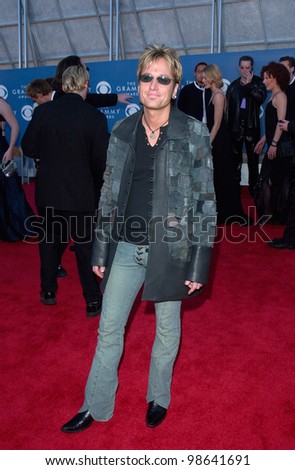 Country singer KEITH URBAN at the 43rd Annual Grammy Awards in Los Angeles. 21FEB2001.   Paul Smith/Featureflash